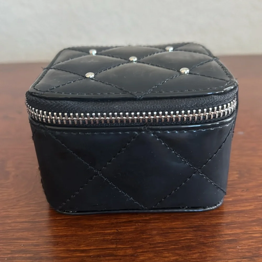 WHBM Women's Black Studded Quilted Jewelry Case OS NWT - Picture 8 of 13